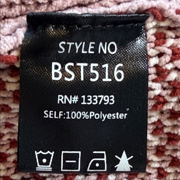 POL V-Neck Sweater in Cream, Red, and Pink - Picture 6 of 9